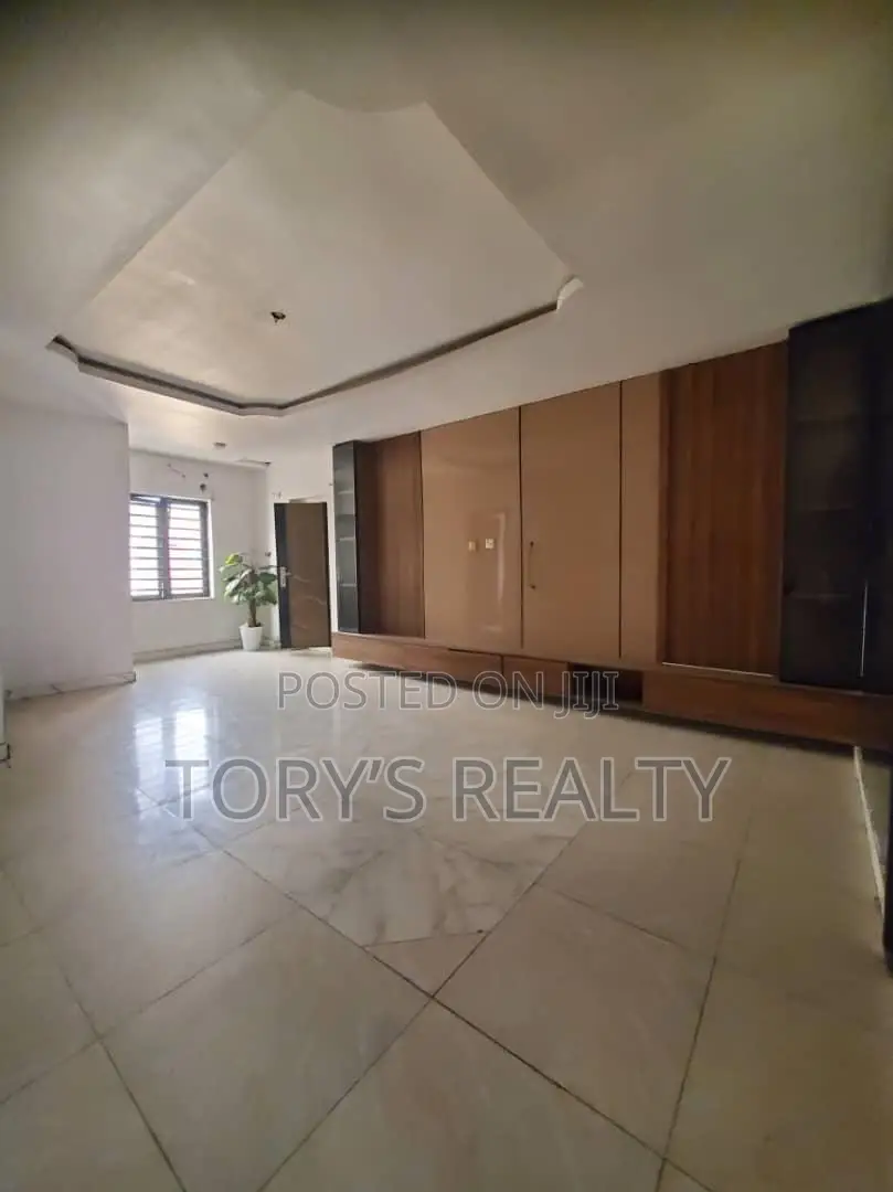 3bdrm Apartment in Ikate for rent