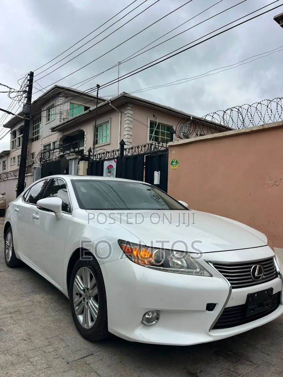 Lexus ES 350 FWD 2015 White