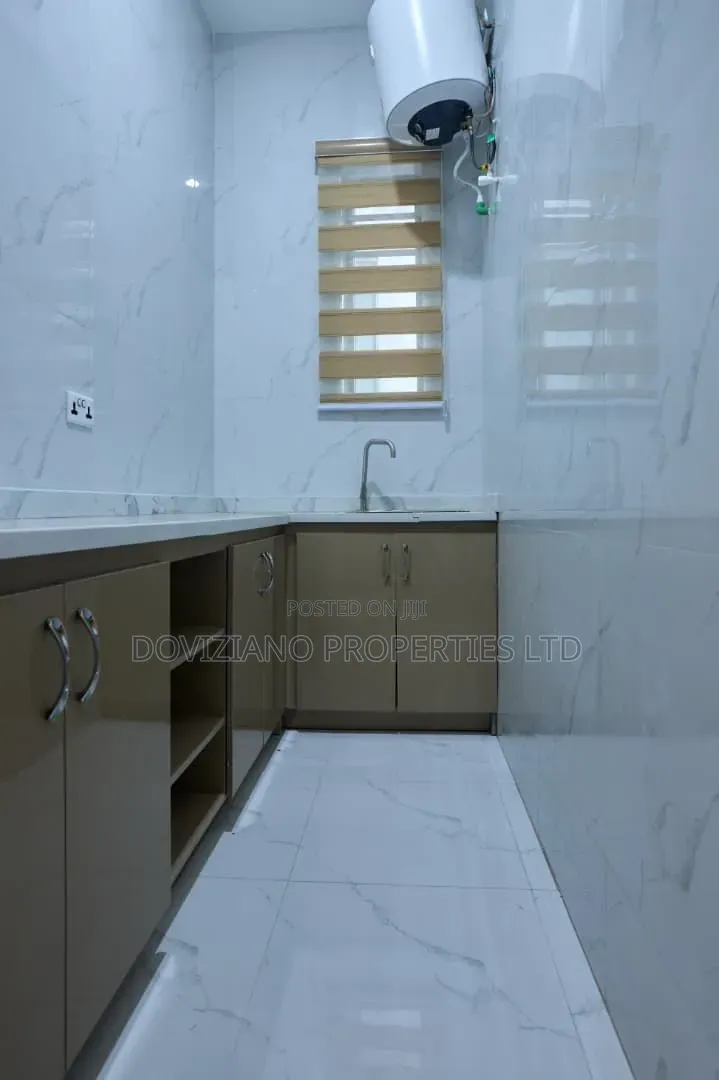 Furnished 5bdrm Duplex in Omole Phase 1 for sale