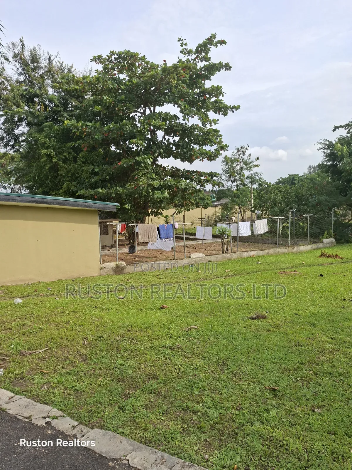20bdrm Block of Flats in Bodija for sale