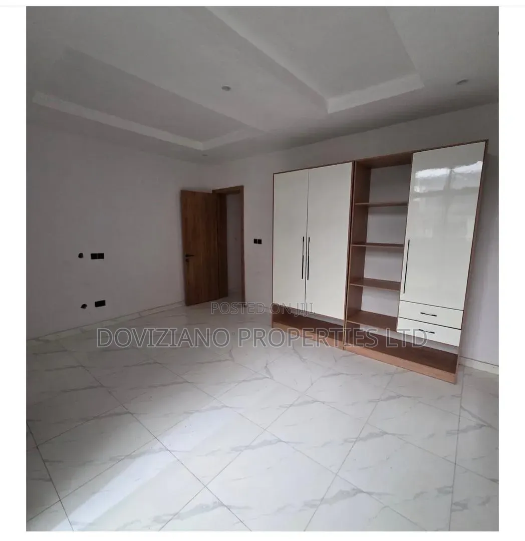 3bdrm Apartment in Ikeja GRA for sale