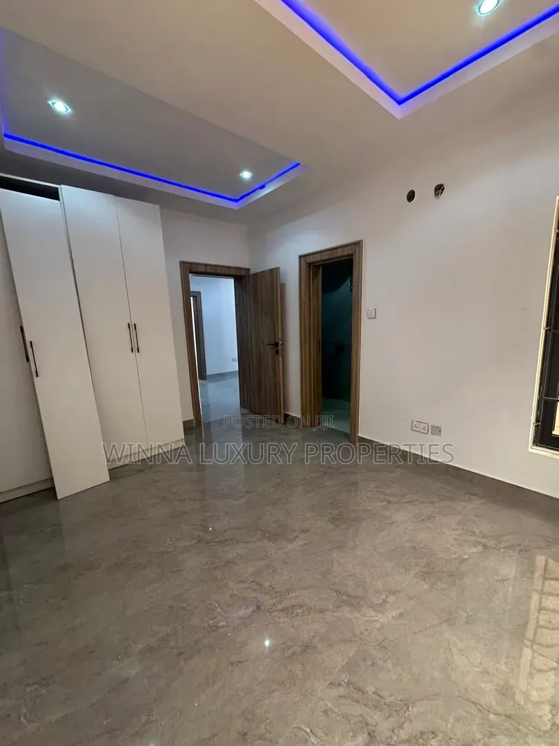 2bdrm Townhouse / Terrace in Fha Lugbe for rent