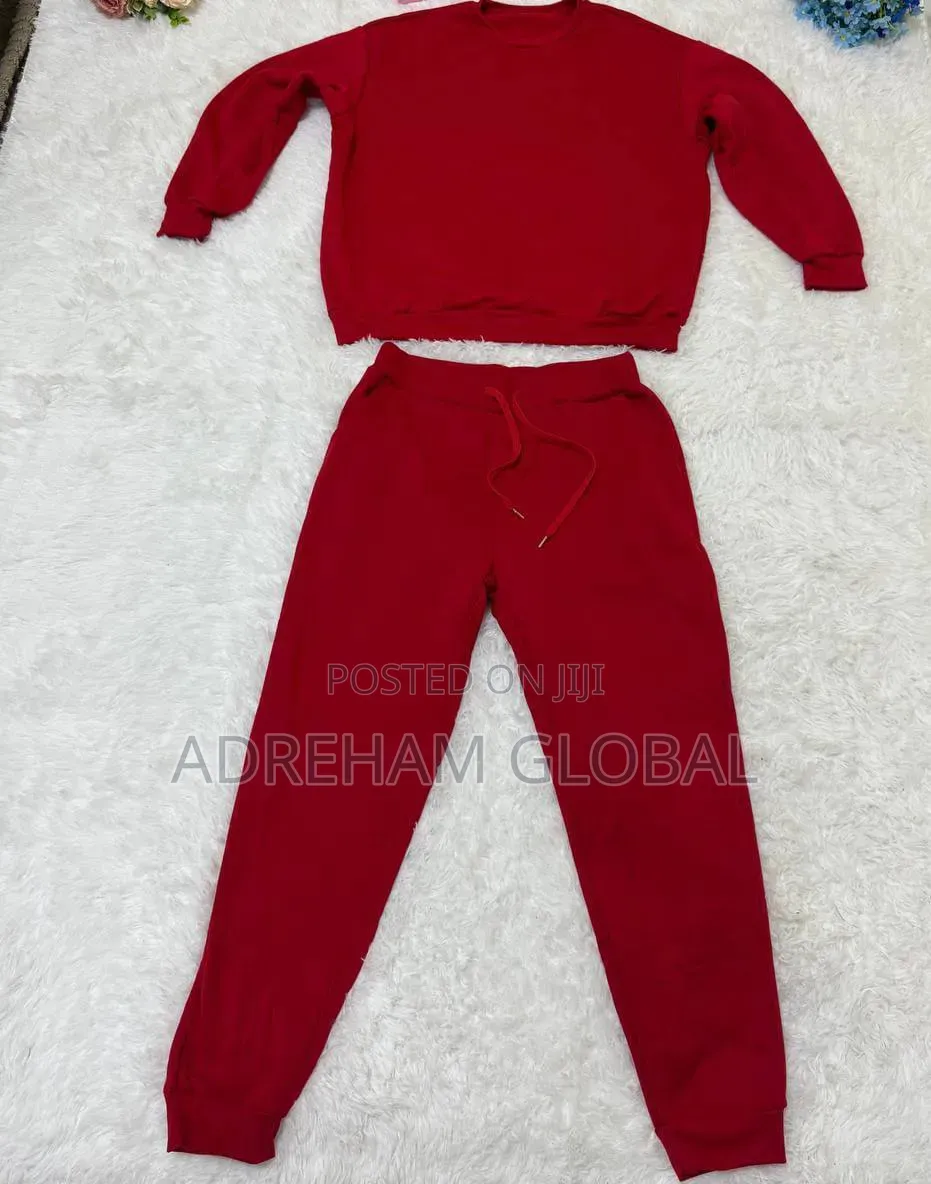 Quality Luxe Easyfit Unisex Set (Joggers and Sweatshirt) 
Size Xl