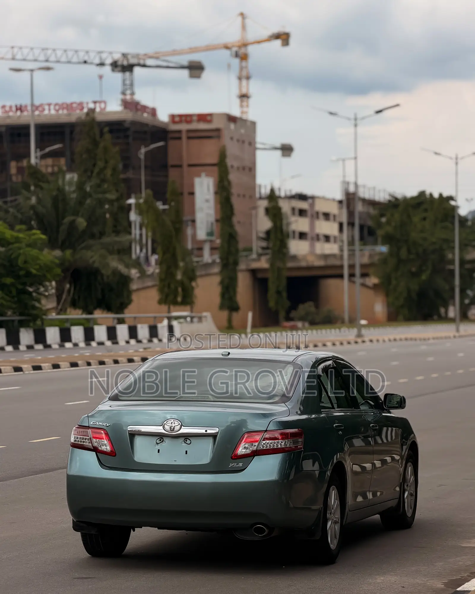 Toyota Camry XLE 4dr Sedan (2.5L 4cyl 6AM) 2010 Blue