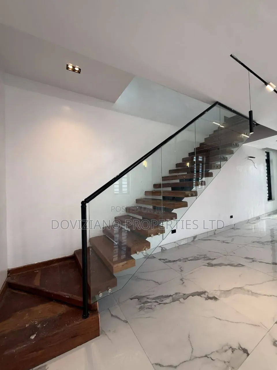 5bdrm Duplex in Lekki Phase 1 for sale