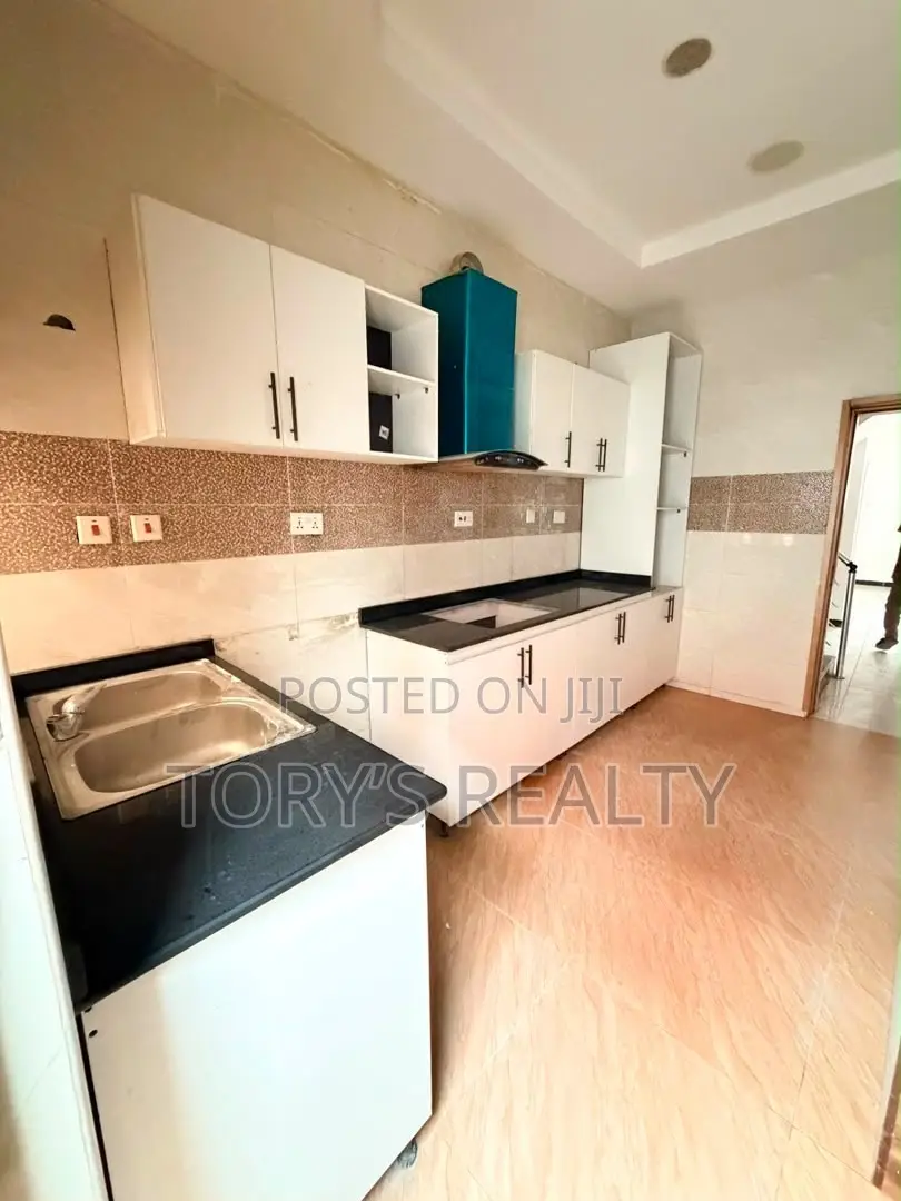 1bdrm Apartment in Lekki Phase 2 for rent