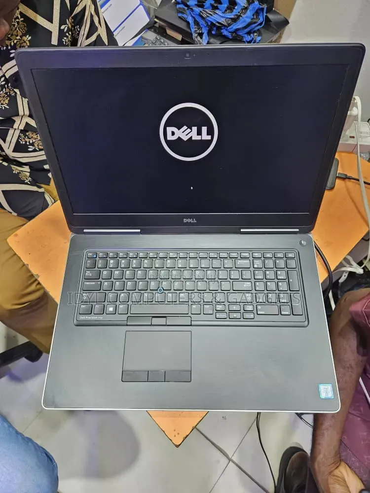 Laptop Dell Precision 7710 16GB Intel Core i7 HDD+SSD 1T