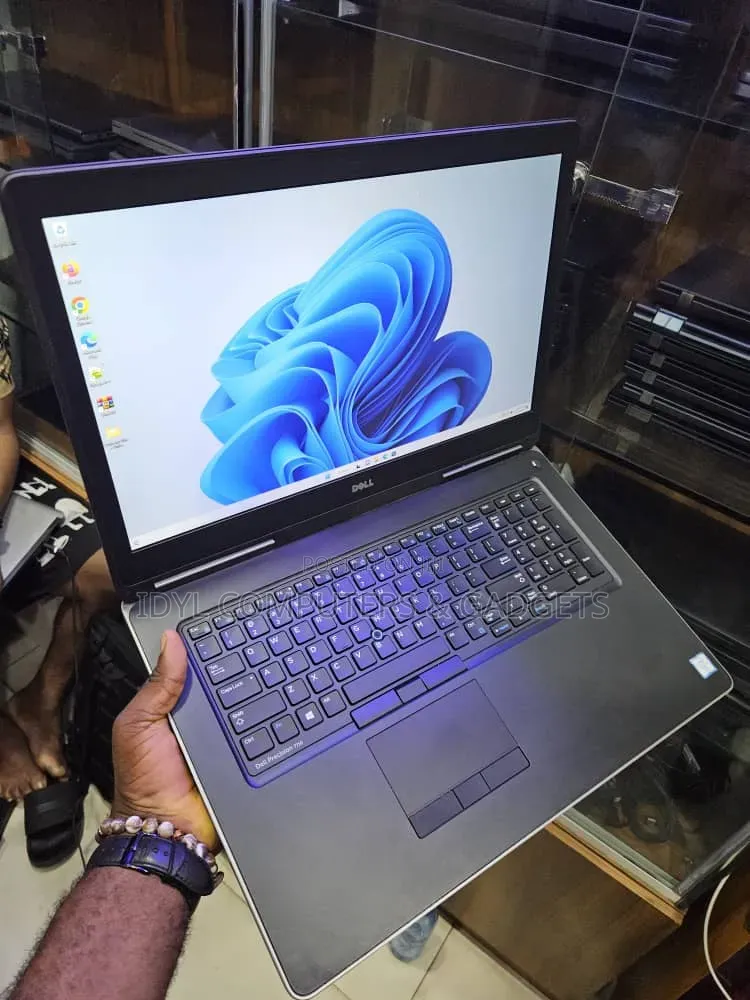 Laptop Dell Precision 7710 16GB Intel Core i7 HDD+SSD 1T