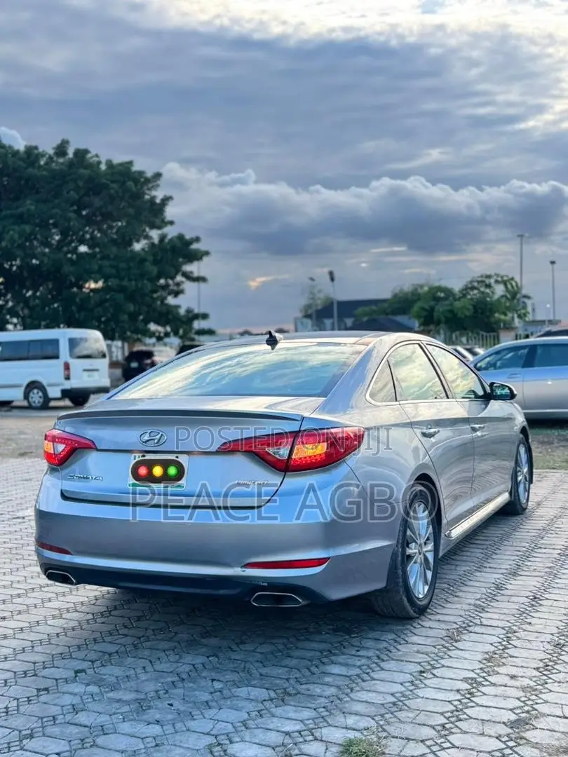 Hyundai Sonata Limited w/Brown Leather PZEV 4dr Sedan (2.4L 4cyl 6A)