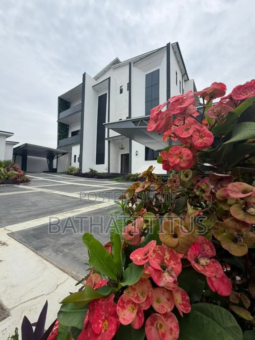 6bdrm Duplex in Guzape District for sale