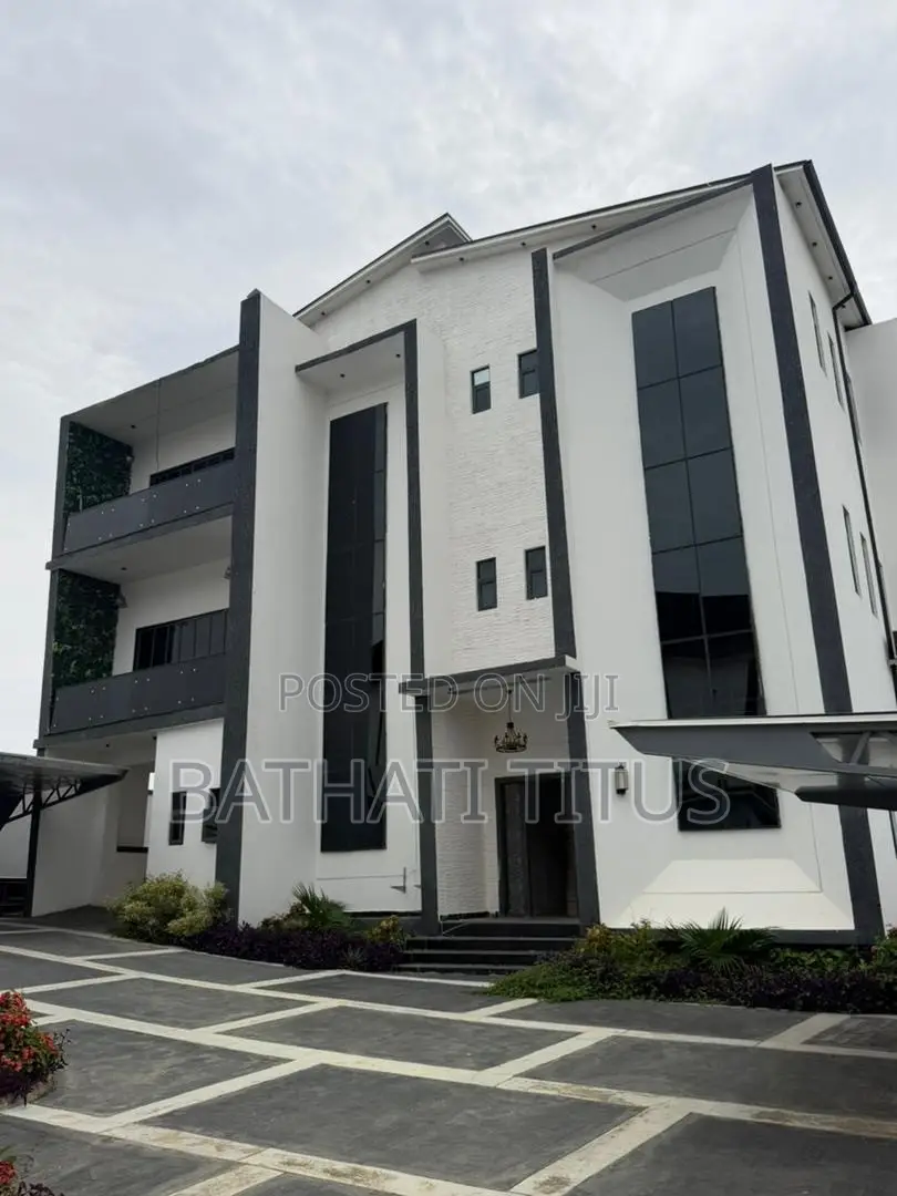 6bdrm Duplex in Guzape District for sale