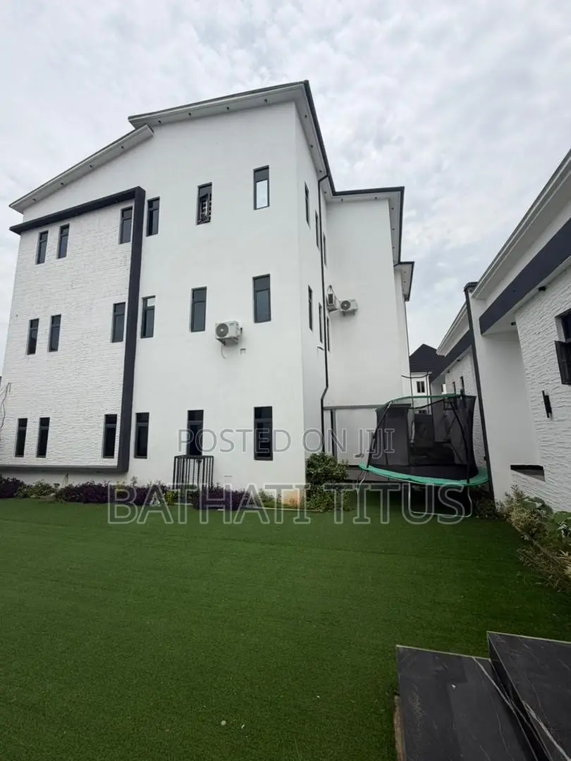 6bdrm Duplex in Guzape District for sale