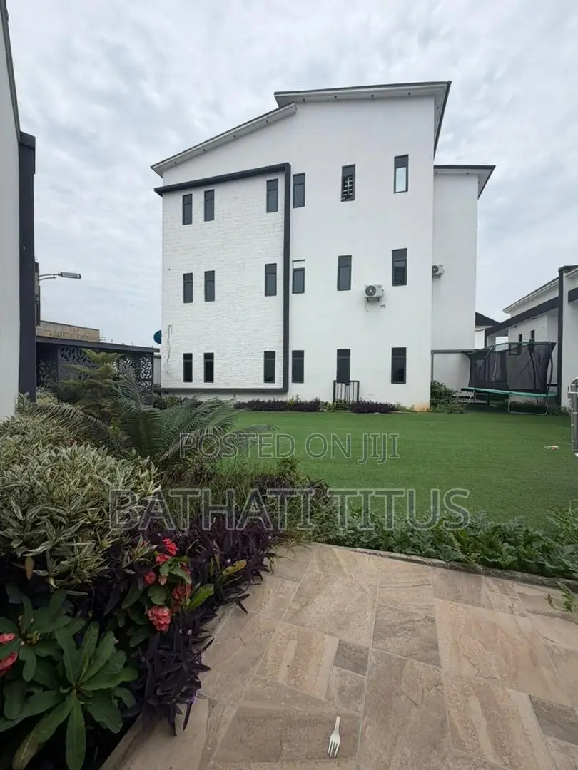 6bdrm Duplex in Guzape District for sale