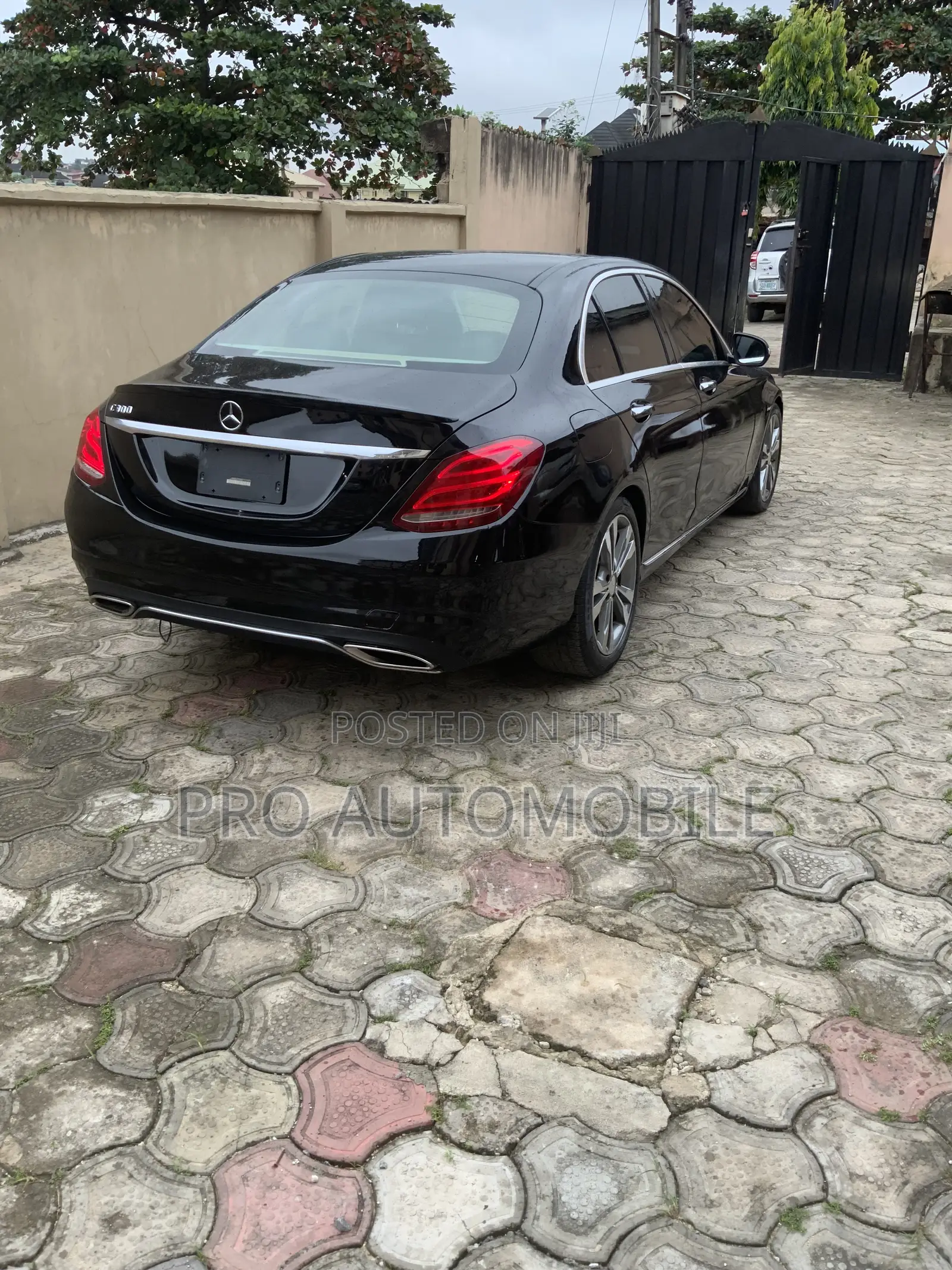 Mercedes-Benz C300 Luxury 4dr RWD Sedan (2.0L 4cyl 7A) 2015 Black