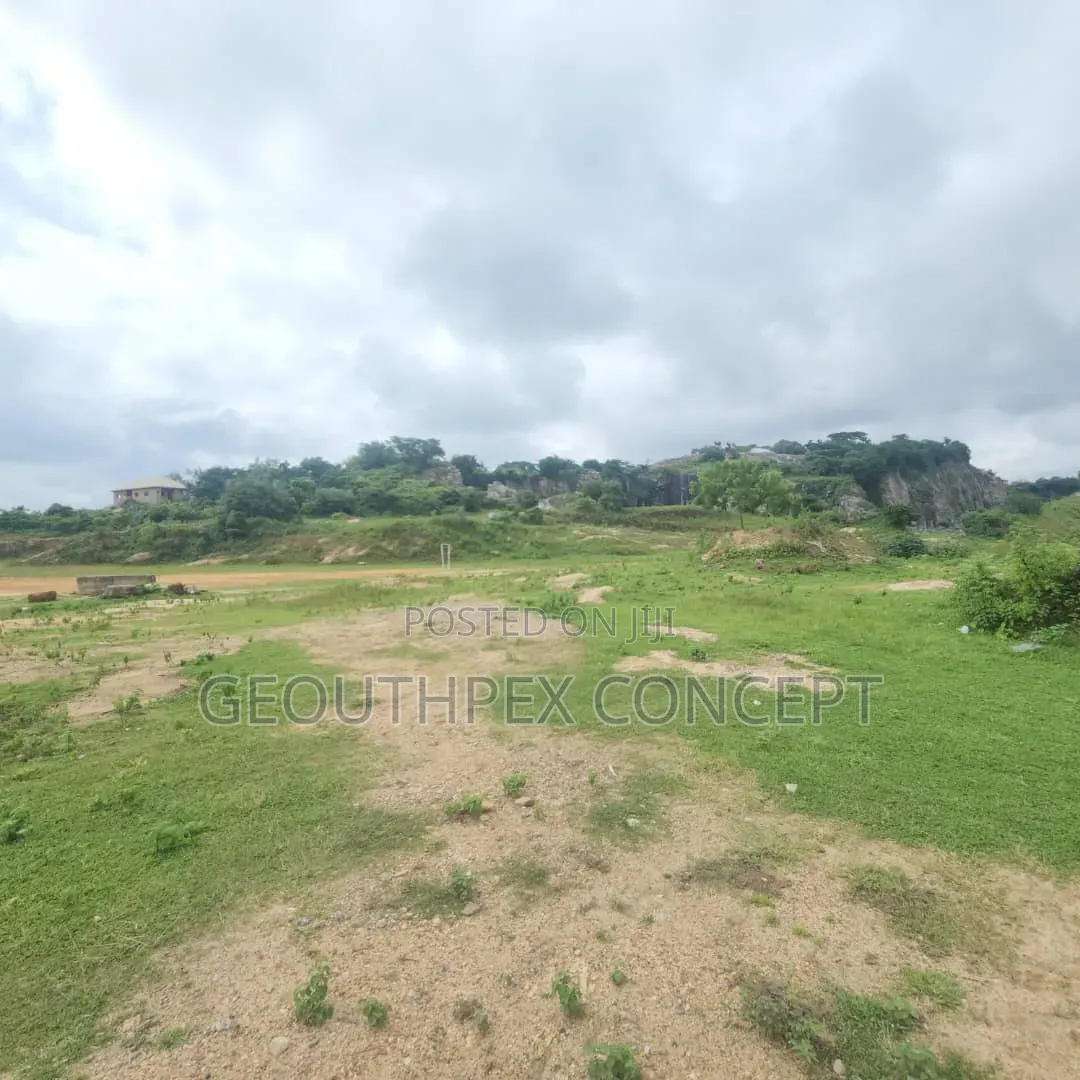 13 Acres of Land Along Ojoo Expressway, Ibadan