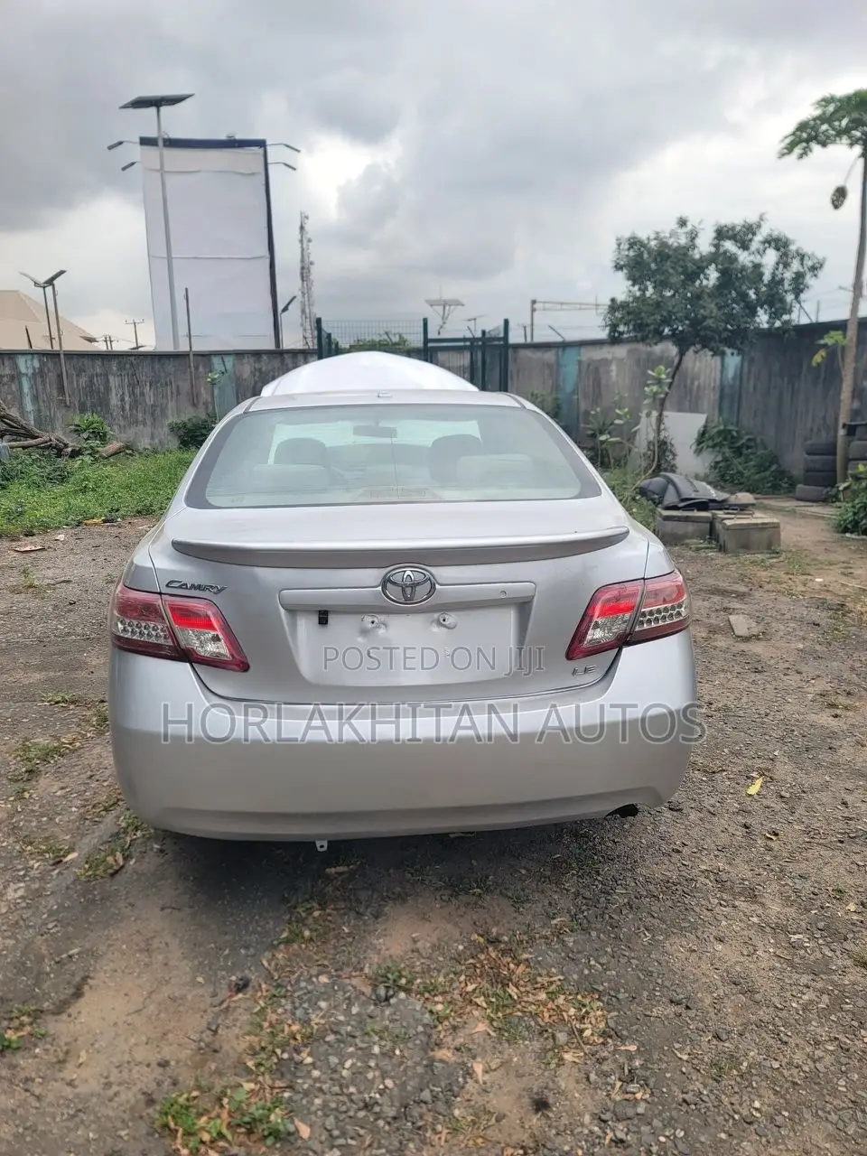 Toyota Camry LE 4dr Sedan (2.5L 4cyl 6AM) 2010 Silver