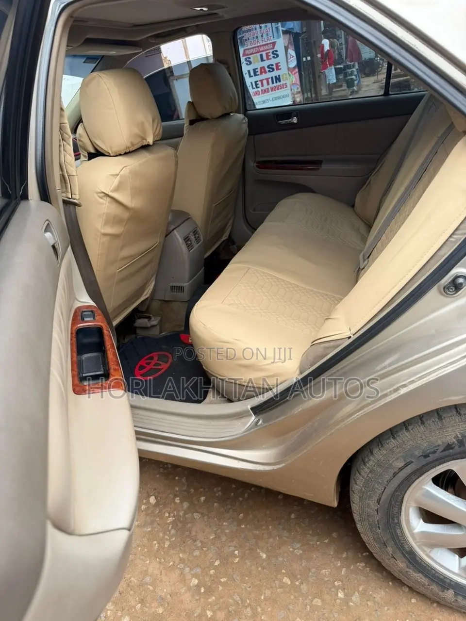 Toyota Camry LE 4dr Sedan (2.4L 4cyl 4A) 2004 Gold