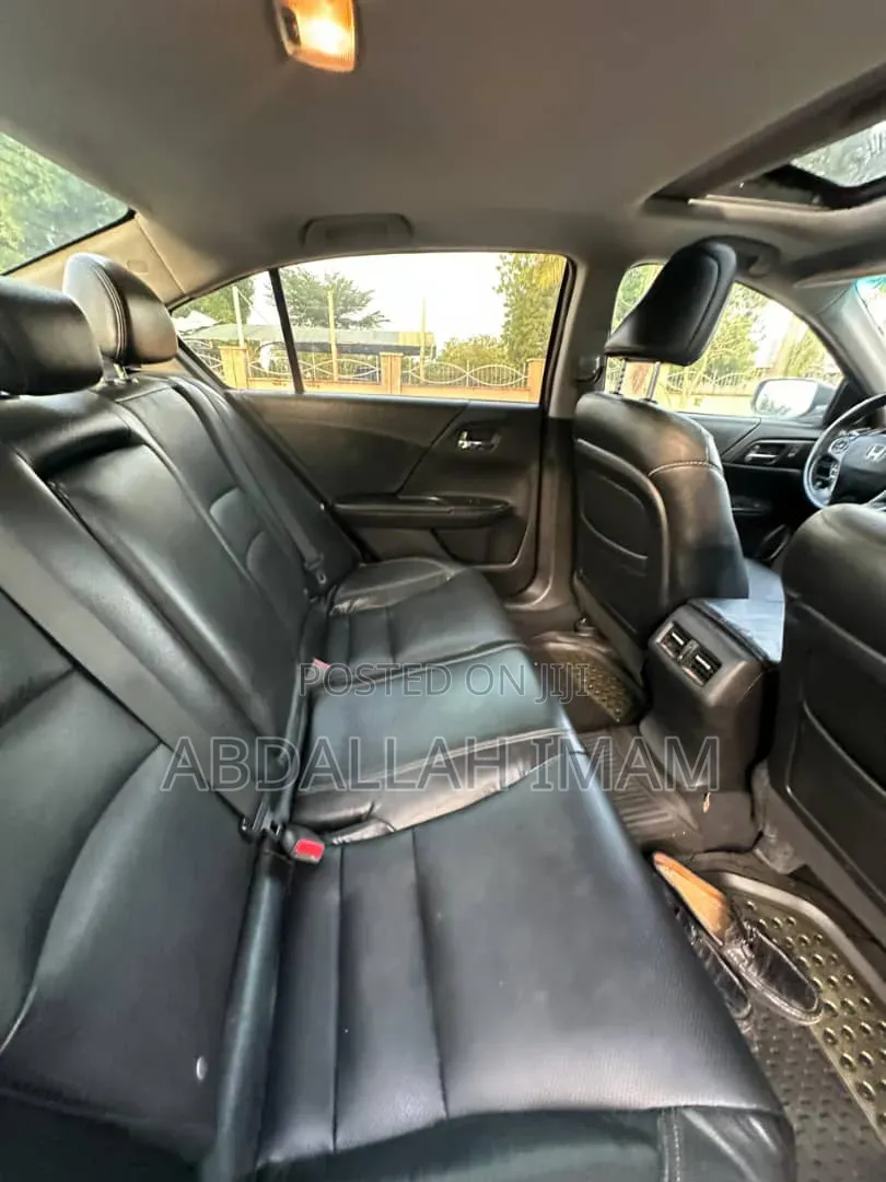 Honda Accord Touring 4dr Sedan FWD (3.5L 6cyl 6A) 2013 Gray