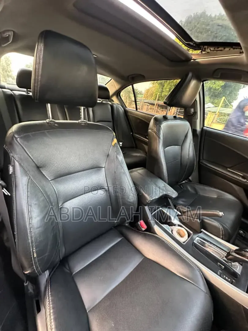 Honda Accord Touring 4dr Sedan FWD (3.5L 6cyl 6A) 2013 Gray