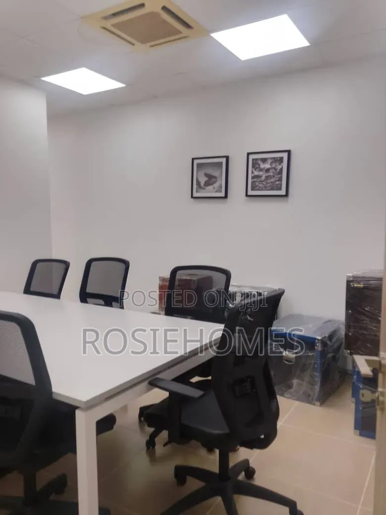 *280sqm* Office Space on the 6th Floor With Kitchenette and 3 Toilets