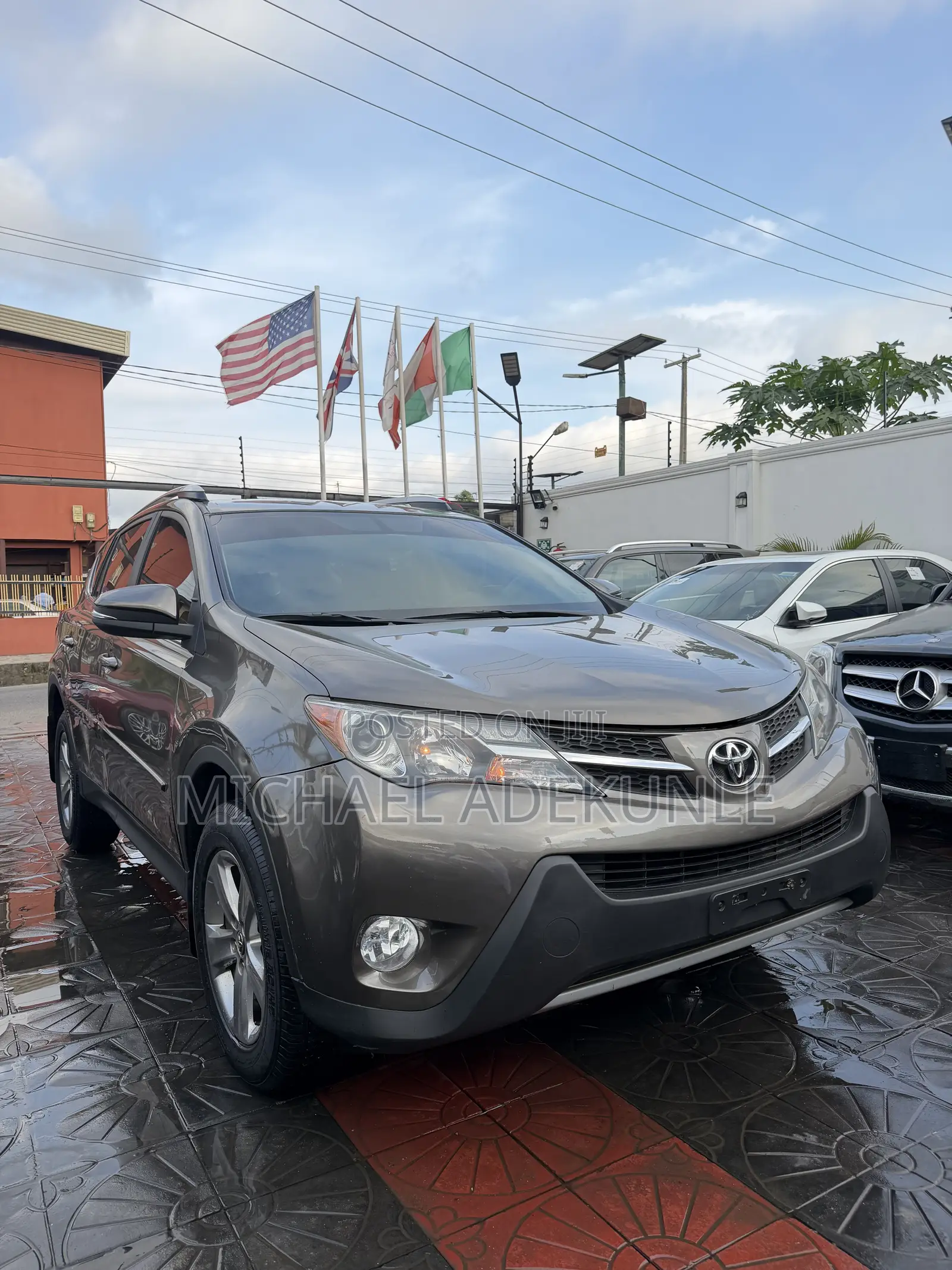 Toyota RAV4 XLE 4dr SUV AWD (2.5L 4cyl 6A) 2015 Brown