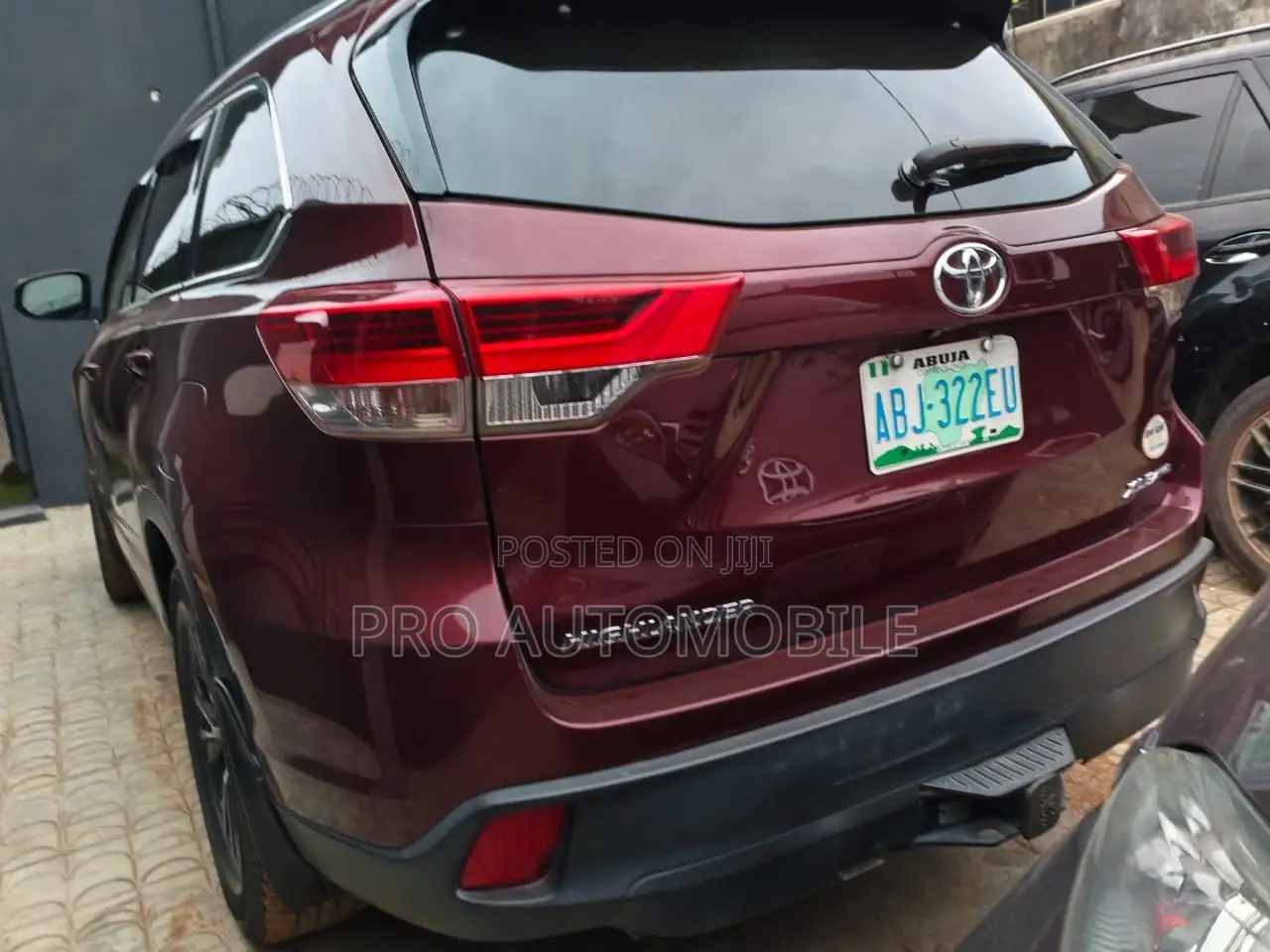 Toyota Highlander XLE 4x2 V6 (3.5L 6cyl 8A) 2017 Red