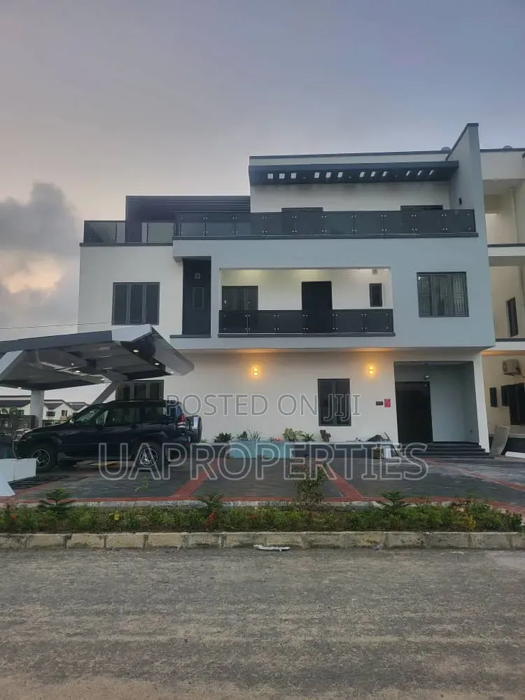 Furnished 6bdrm Mansion in Chevron for sale