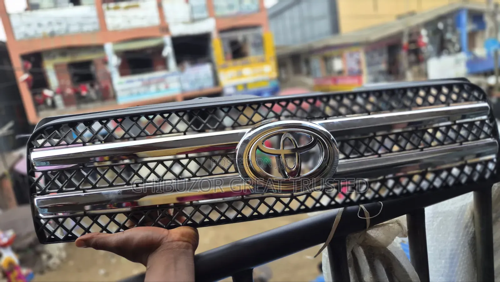 Front Grill for Toyota Highlander 2003/2006 Hybrid Model