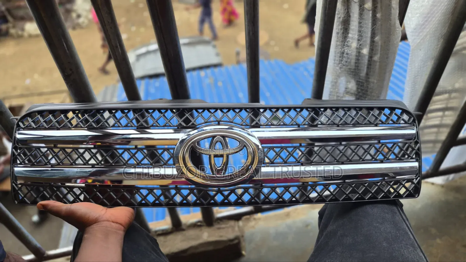 Front Grill for Toyota Highlander 2003/2006 Hybrid Model
