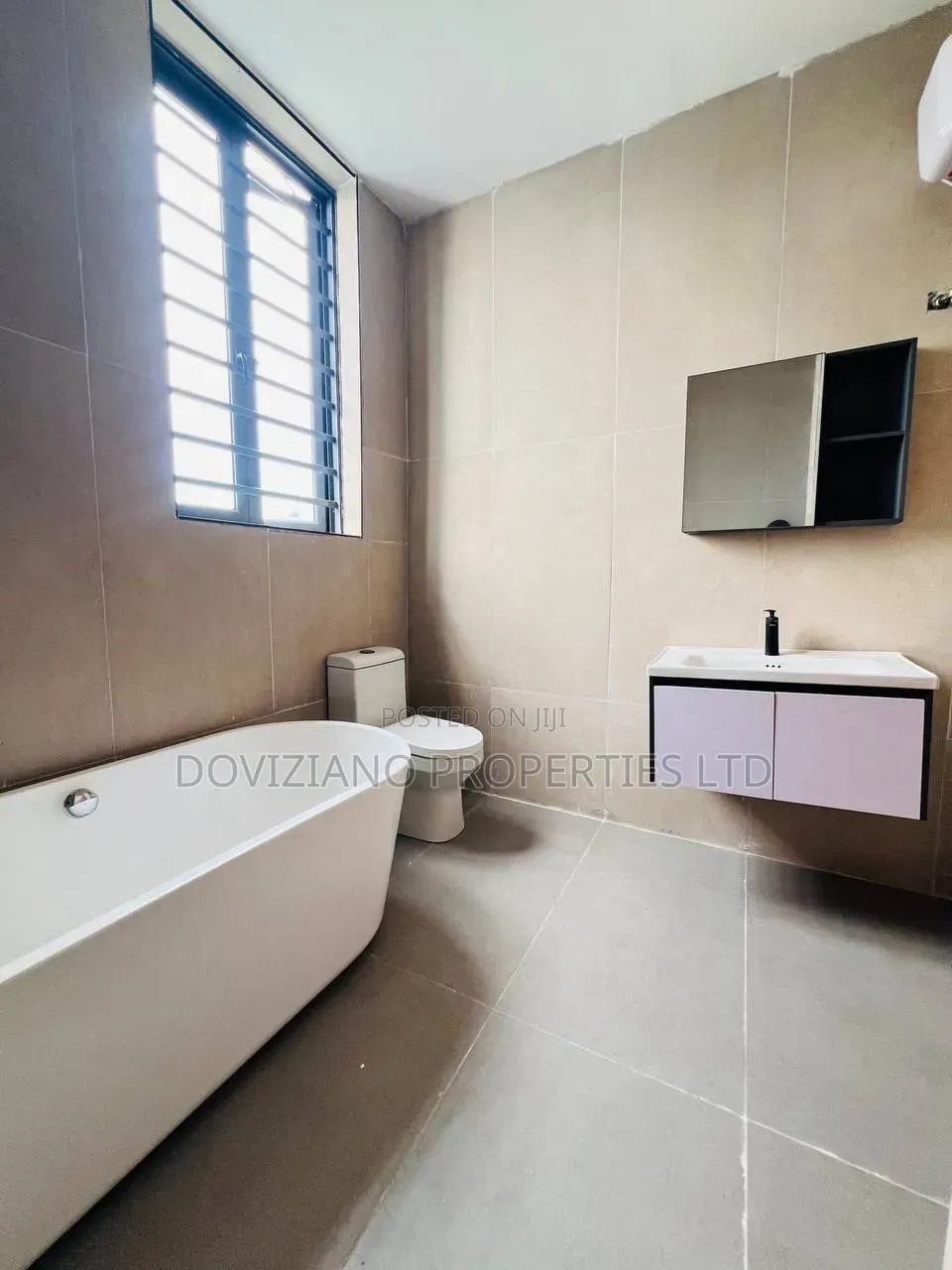 5bdrm Duplex in Lekki Phase 1 for sale