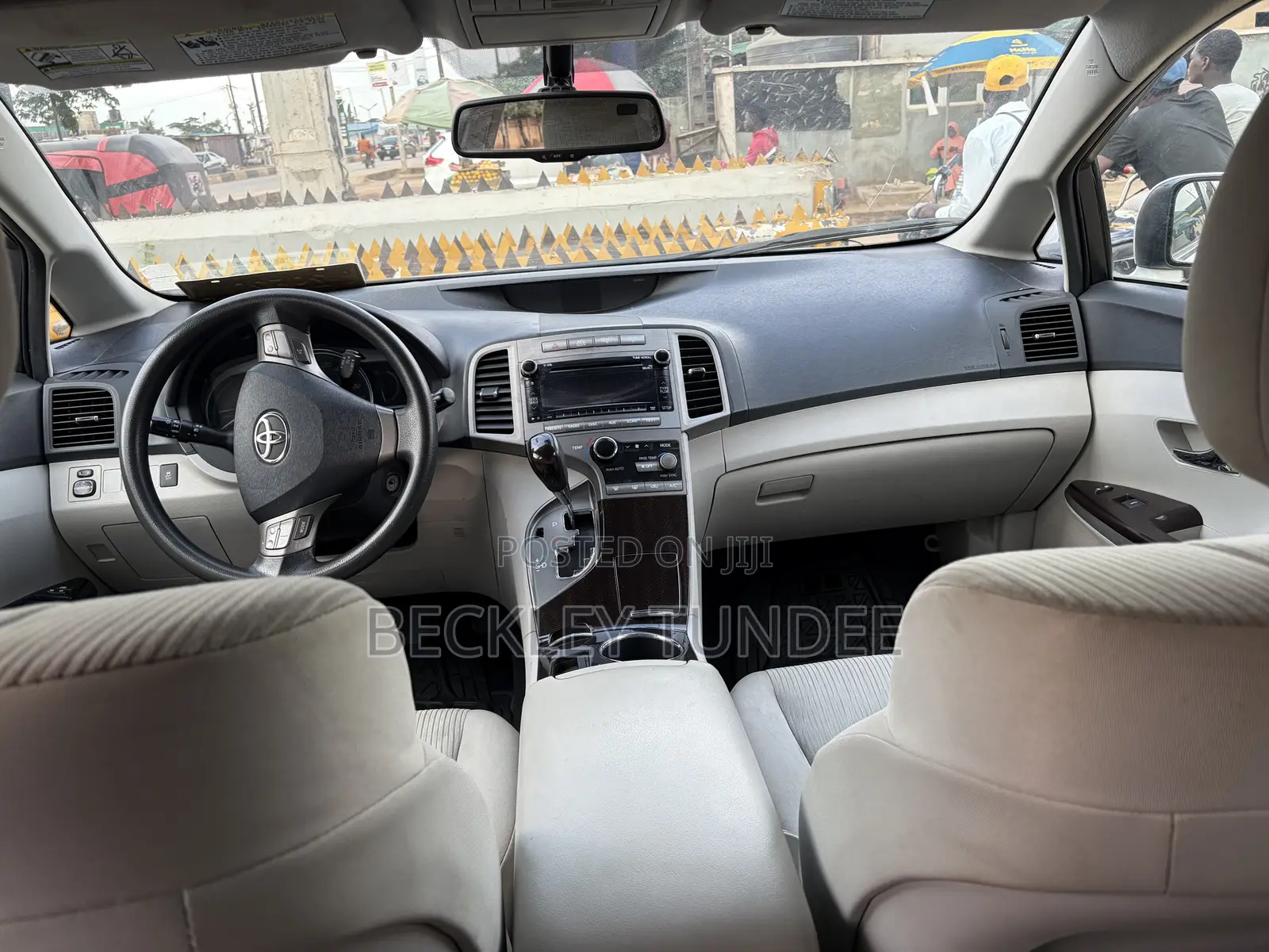 Toyota Venza LE 2011 White