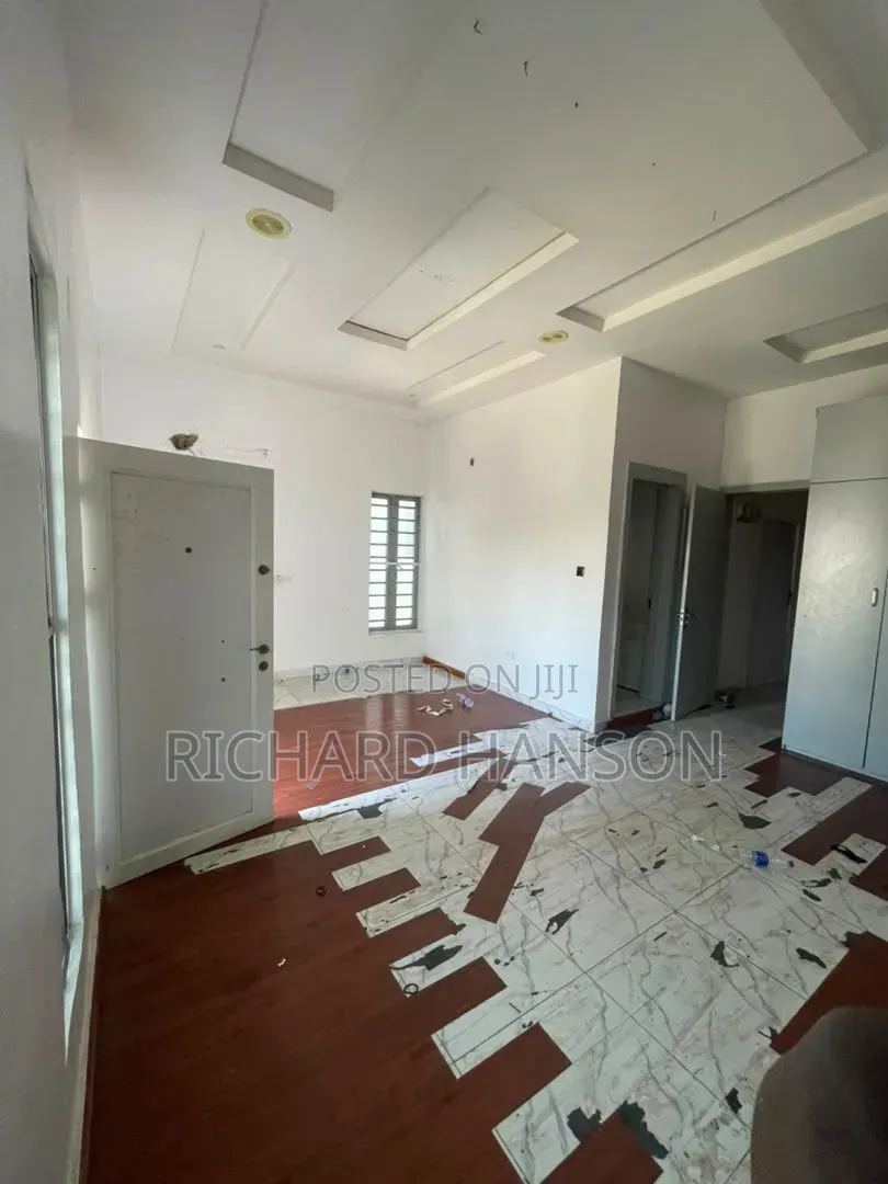 Studio Apartment in Orchid, Chevron for rent