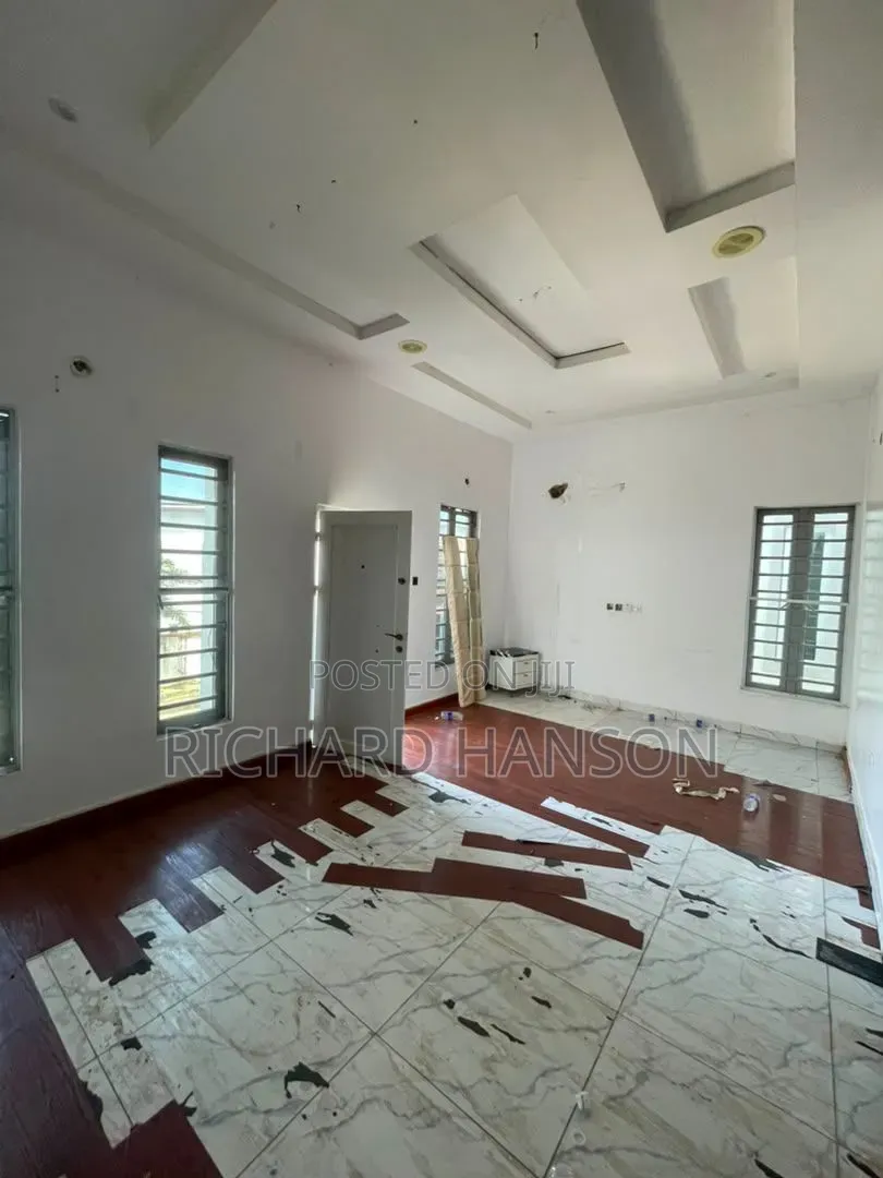 Studio Apartment in Orchid, Chevron for rent