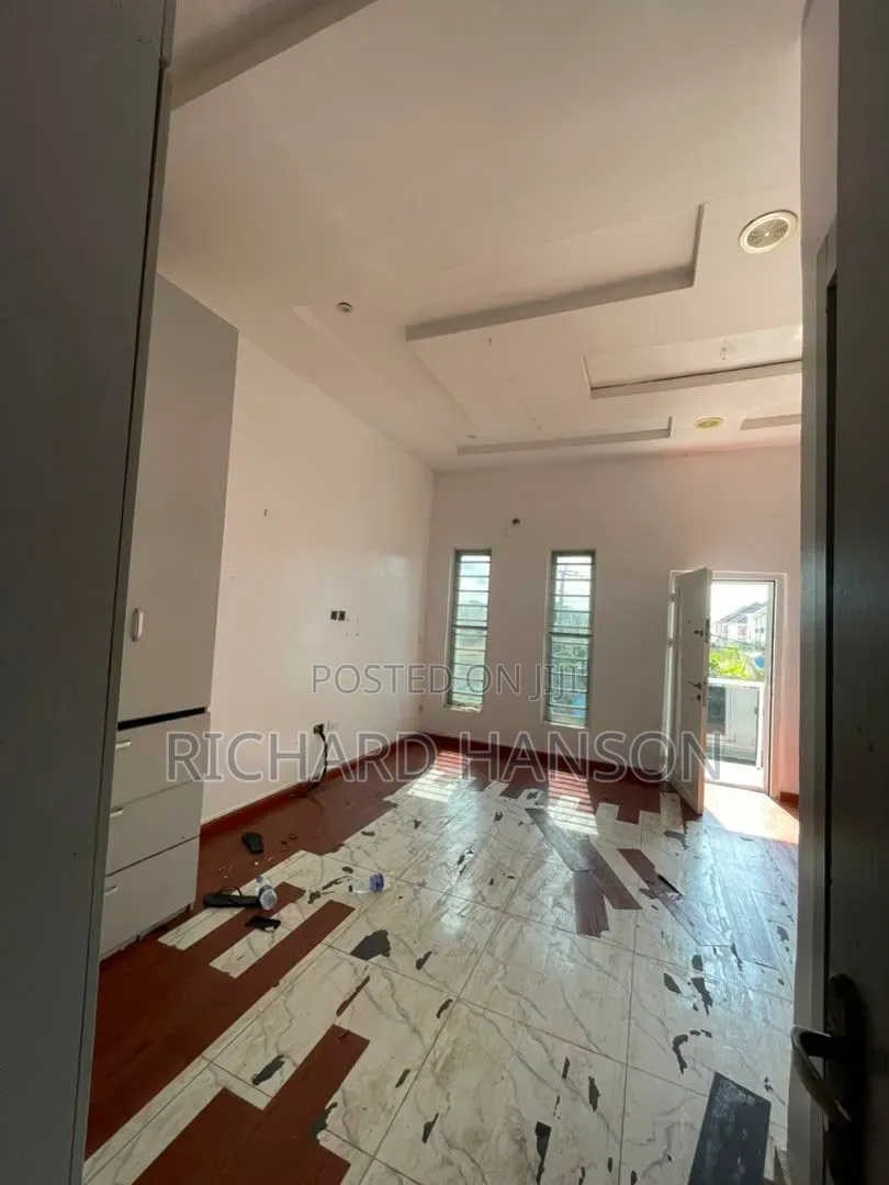 Studio Apartment in Orchid, Chevron for rent