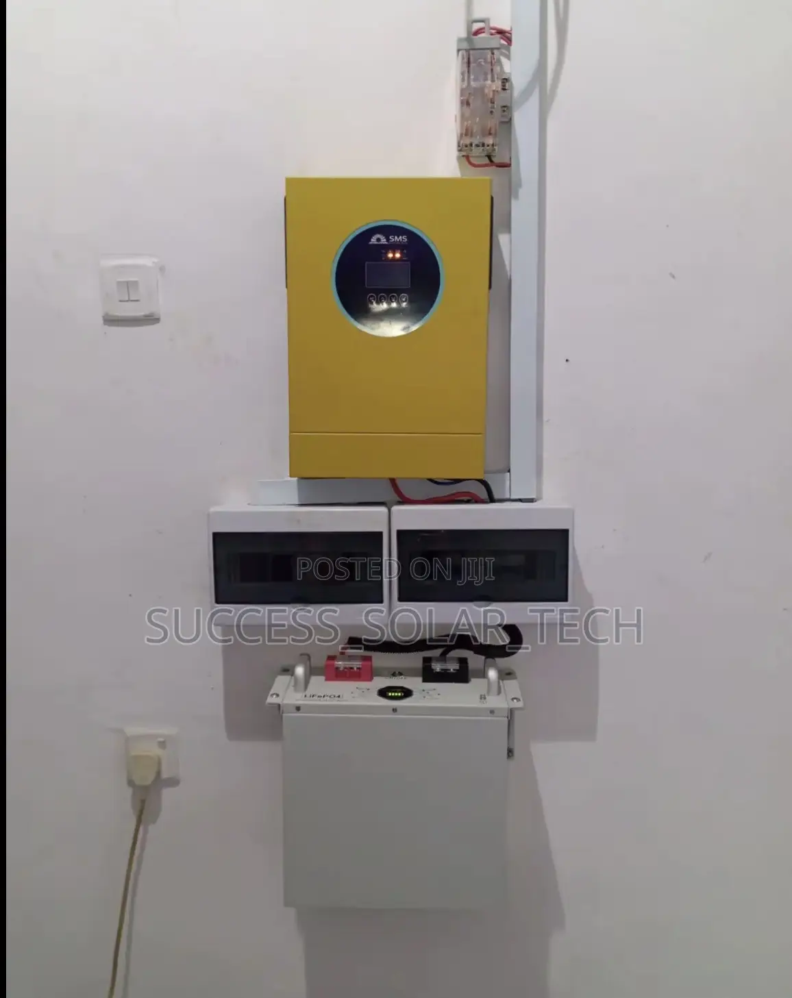 SMS 4.2hybrid Inverter and 3kwh Luxwatt Lithium Battery
