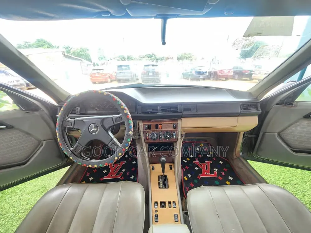Mercedes-Benz 300E 1995 Gray
