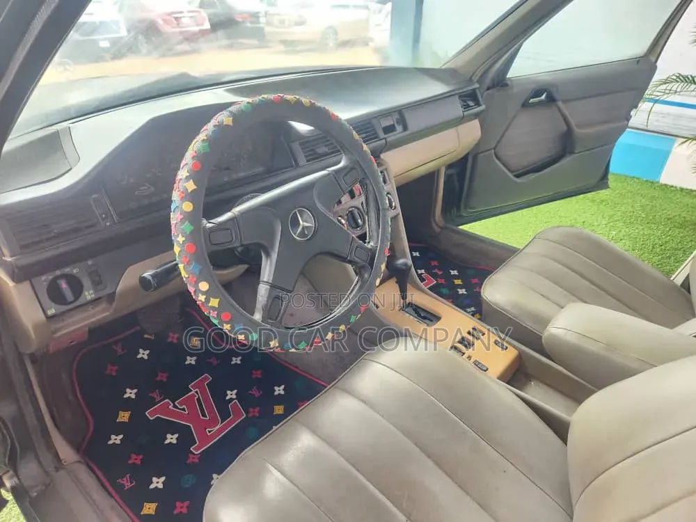Mercedes-Benz 300E 1995 Gray