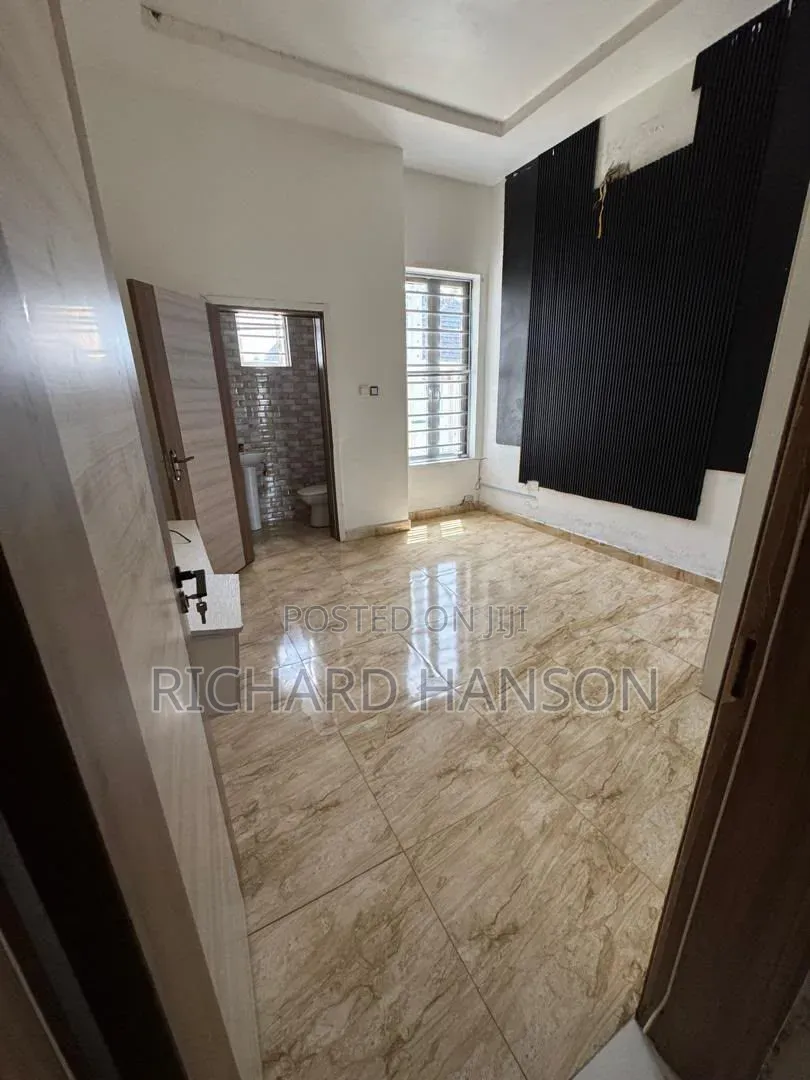 1bdrm Shared Apartment in Orchid (1Room), Chevron for rent