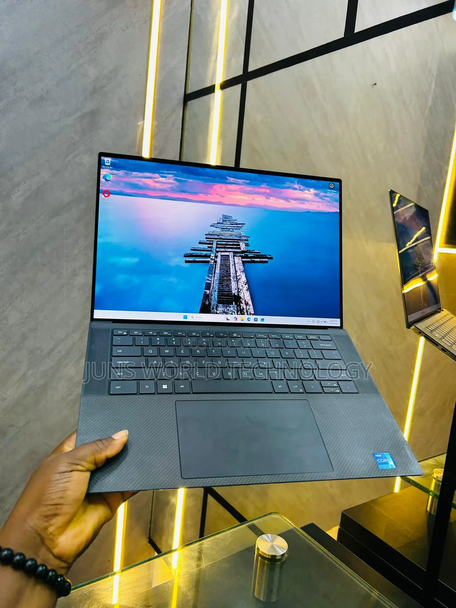 Laptop Dell Precision 5560 16GB Intel Core i7 SSD 256GB