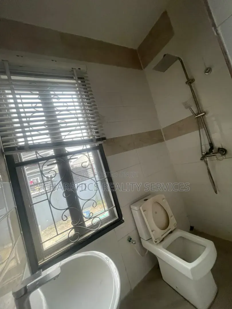 3bdrm Apartment in Abraham Adesanya Estate for rent