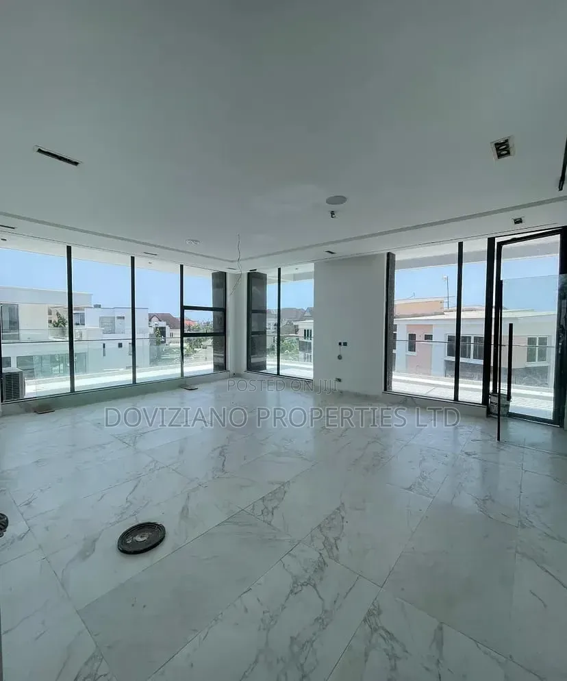 5bdrm Duplex in Osapa london for sale