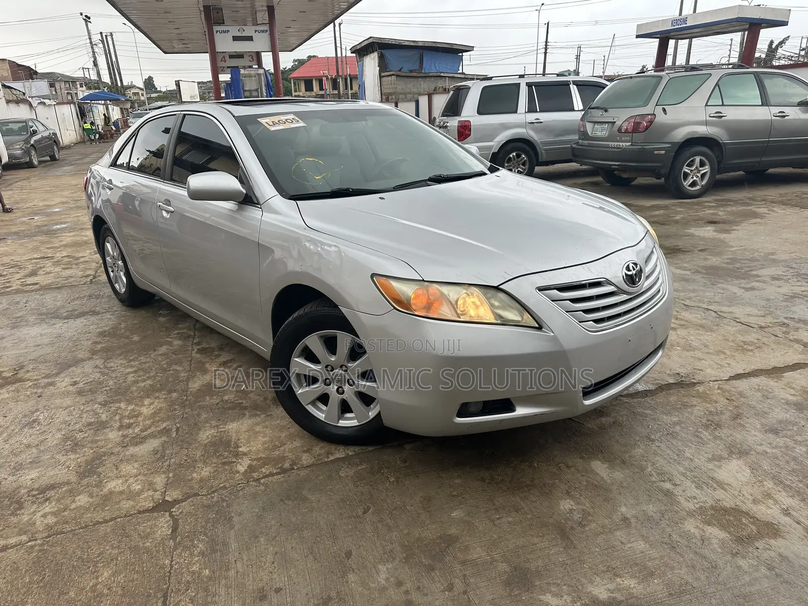 Toyota Camry XLE V6 4dr Sedan (3.5L 6cyl 6AM) 2009 Silver