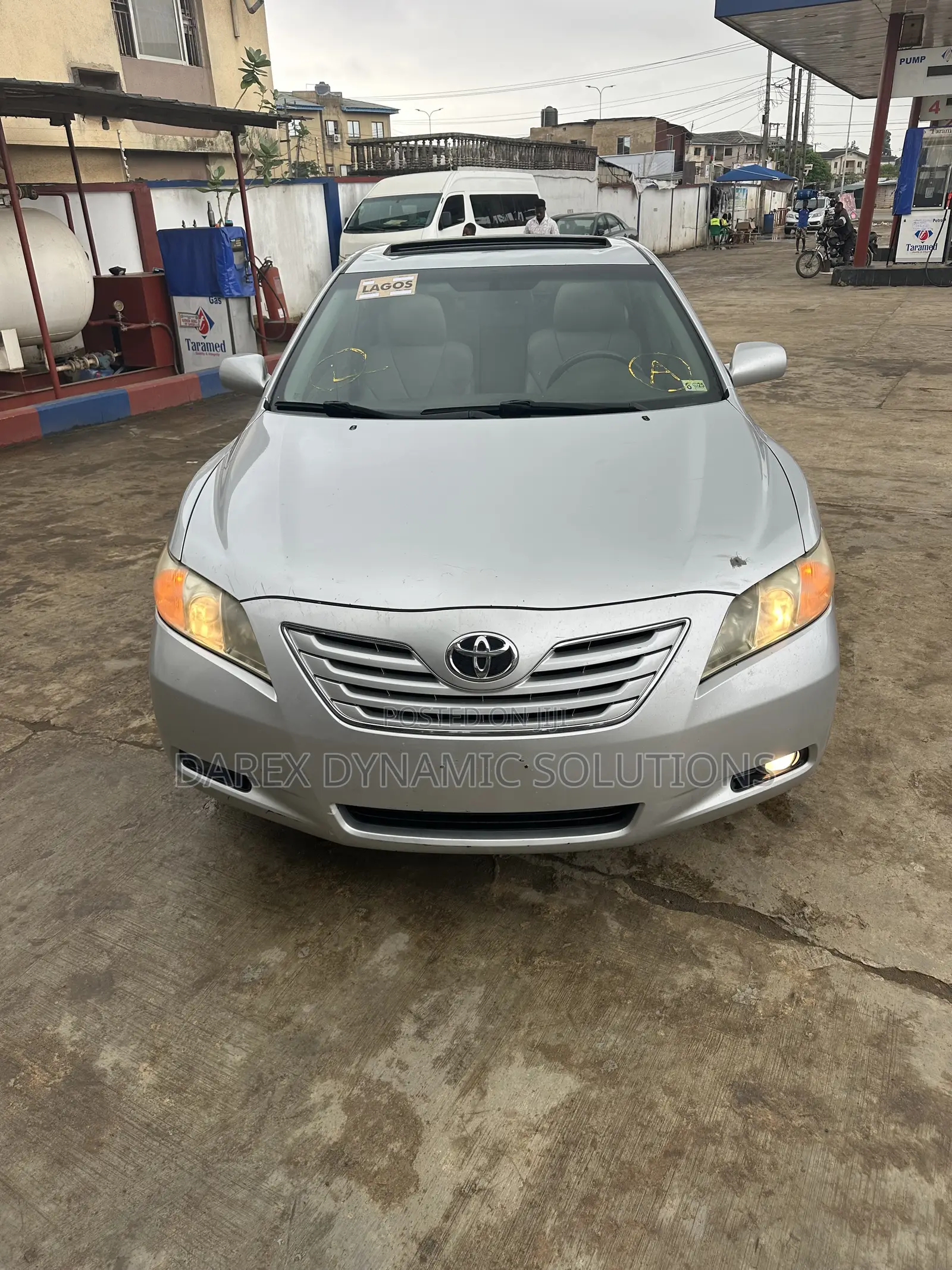 Toyota Camry XLE V6 4dr Sedan (3.5L 6cyl 6AM) 2009 Silver