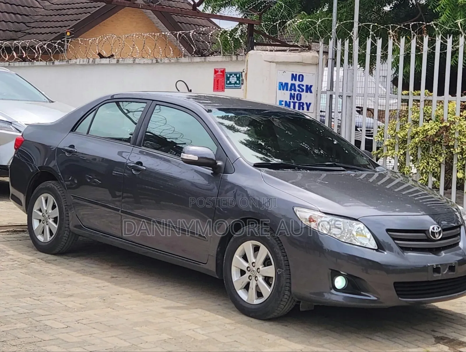 Toyota Corolla 2010 Gray