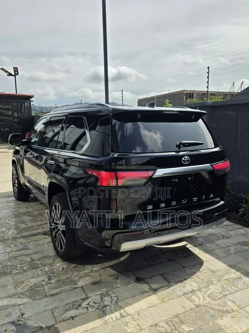 Toyota Sequoia Limited 4WD 2025 Blue