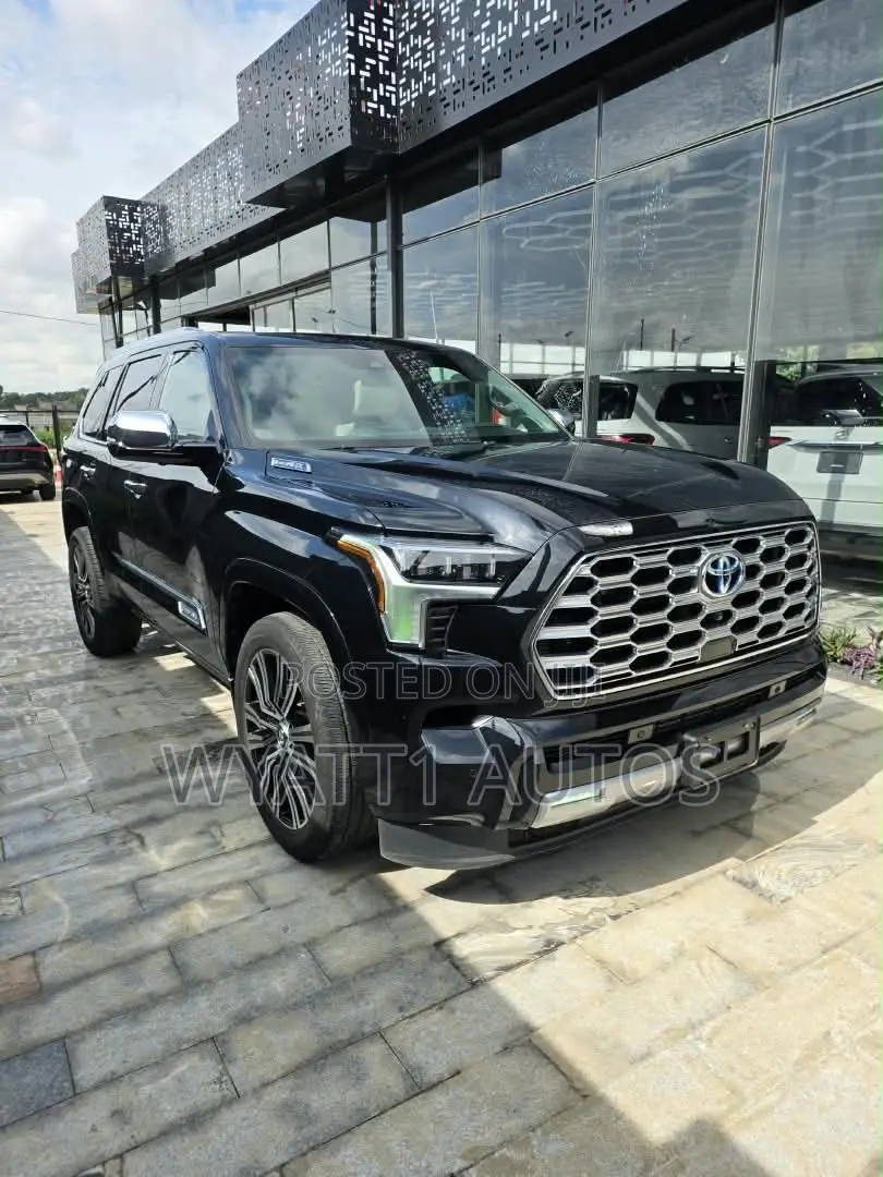 Toyota Sequoia Limited 4WD 2025 Blue