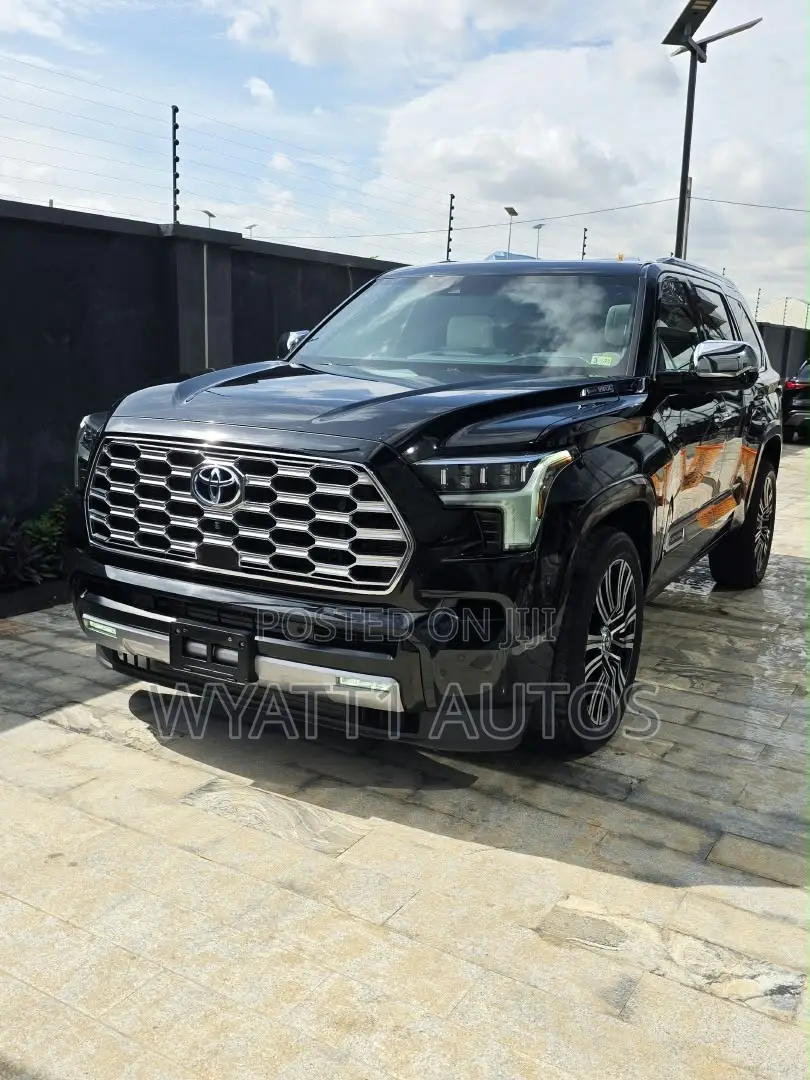 Toyota Sequoia Limited 4WD 2025 Blue