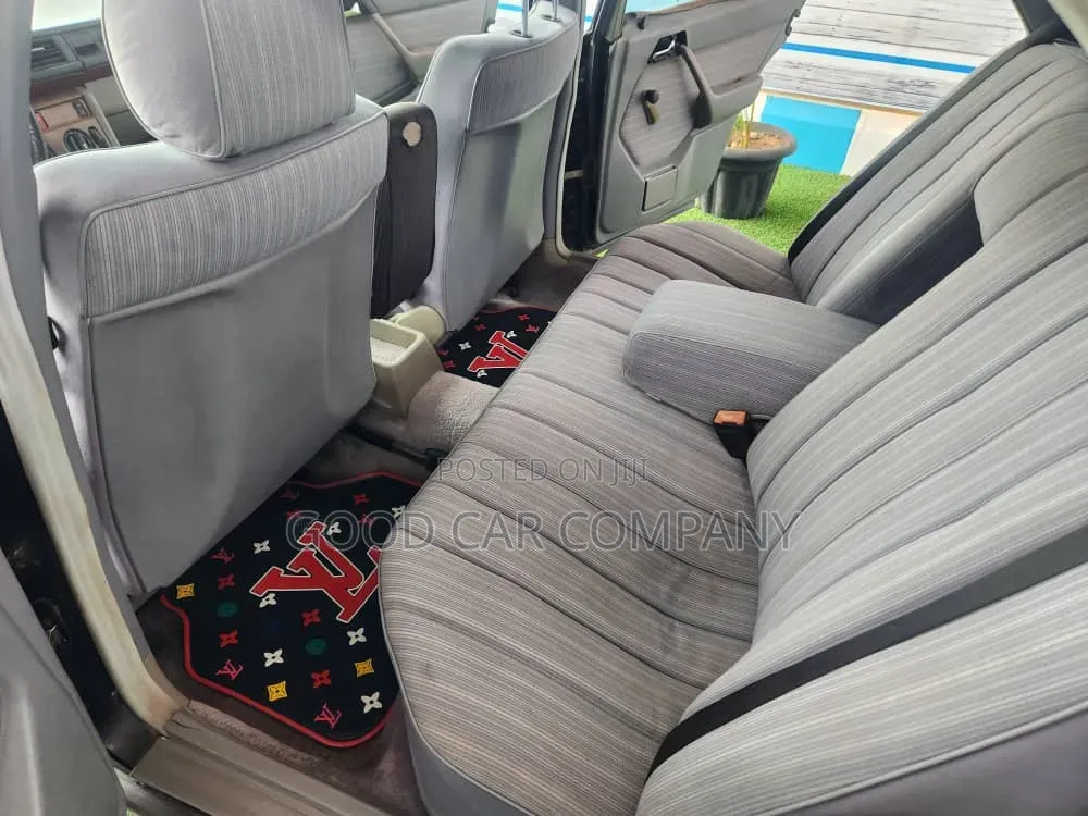 Mercedes-Benz E230 1995 Black