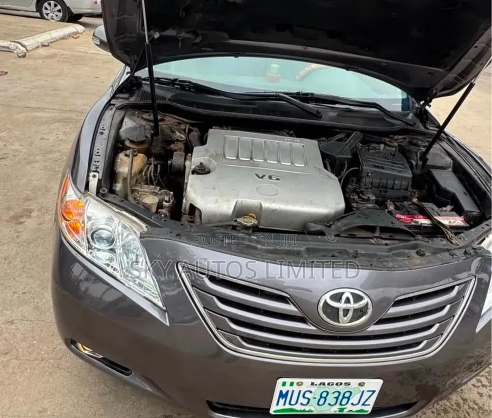 Toyota Camry XLE V6 4dr Sedan (3.5L 6cyl 6AM) 2007 Gray