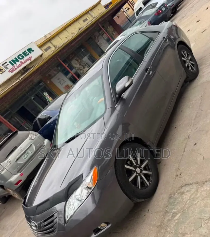 Toyota Camry XLE V6 4dr Sedan (3.5L 6cyl 6AM) 2007 Gray